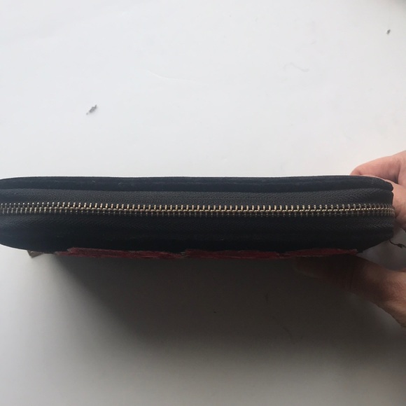 BLACK VELVET ZIP AROUND WALLET W/ ROSE EMBELLISH - Picture 4 of 4